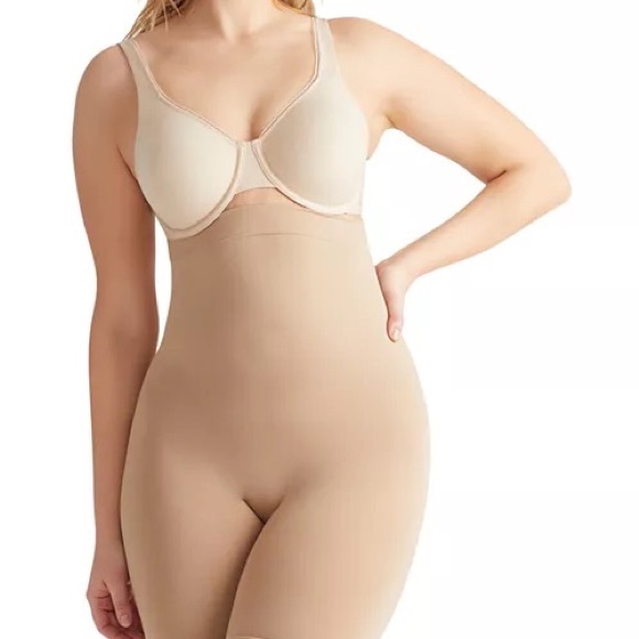 Yummie High Waist Thigh Shaper Shorts 
Seamless High-Waist Firm Thigh Shaper. - Picture 10 of 11